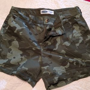Old Navy Everyday Short mid-rise size 10